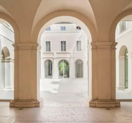 Palazzo Beccagutti Cavriani - Gallery Suite E Frescoes Suite Mantova Exterior photo