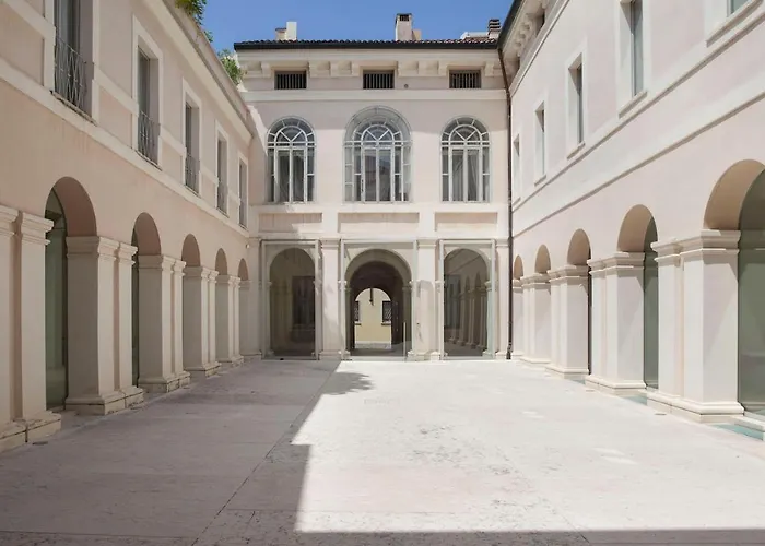 Palazzo Beccagutti Cavriani - Gallery Suite E Frescoes Suite
